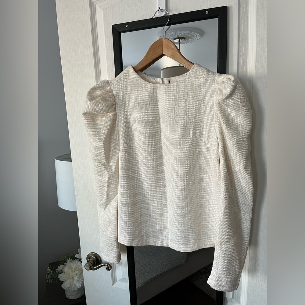 No brand cream top